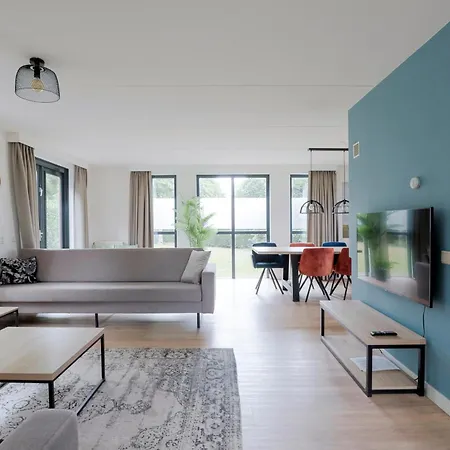 8 - Persoons Family Holiday home *