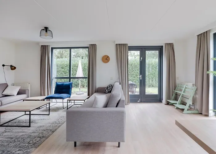 8 - Persoons Family *